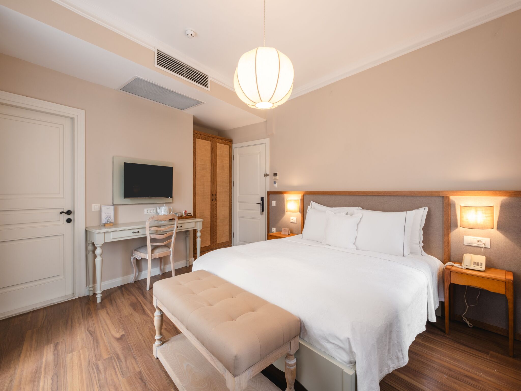 Deluxe Room Gardenview 3