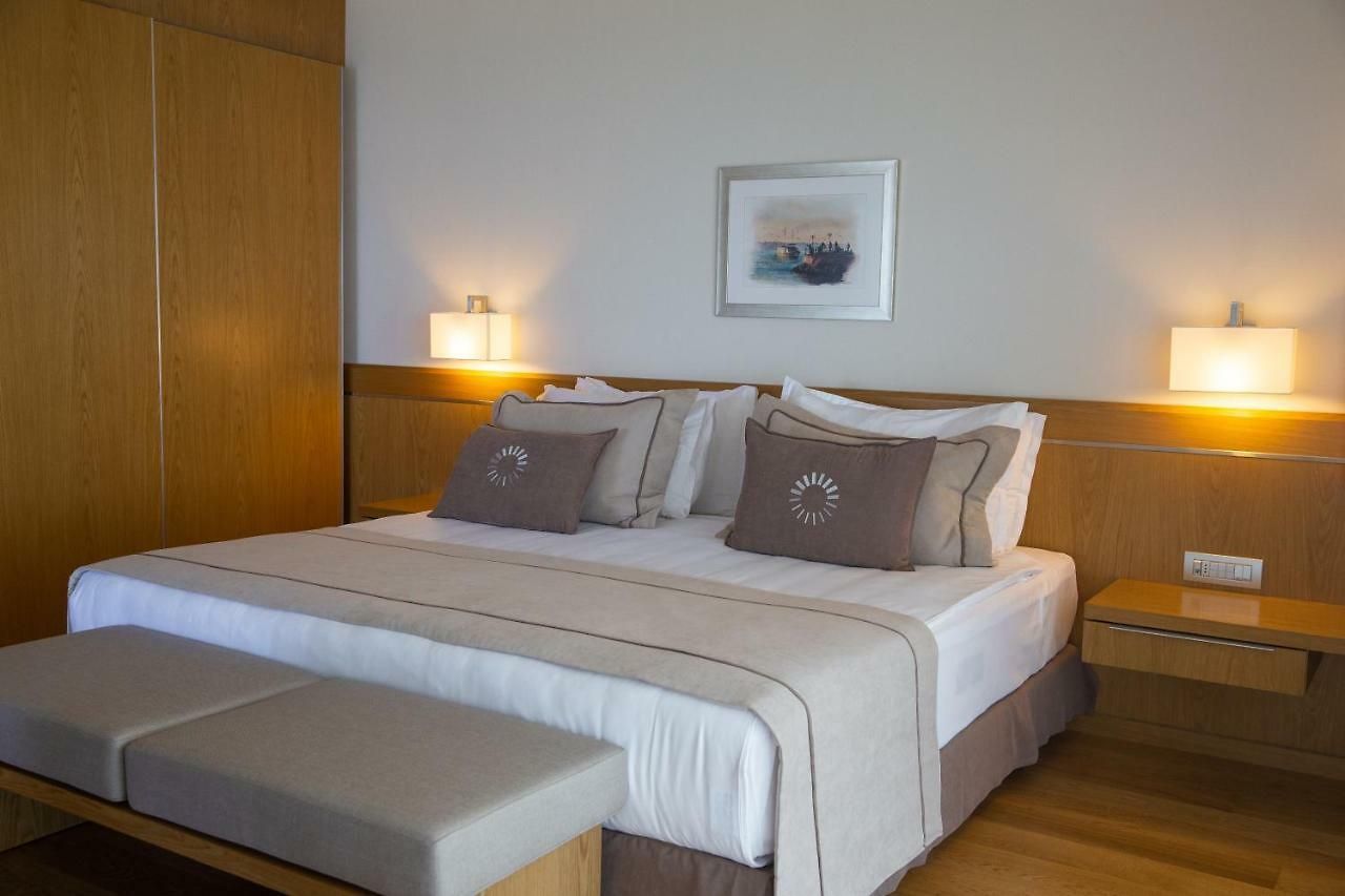 Deluxe Room Seaview With Balcony 4