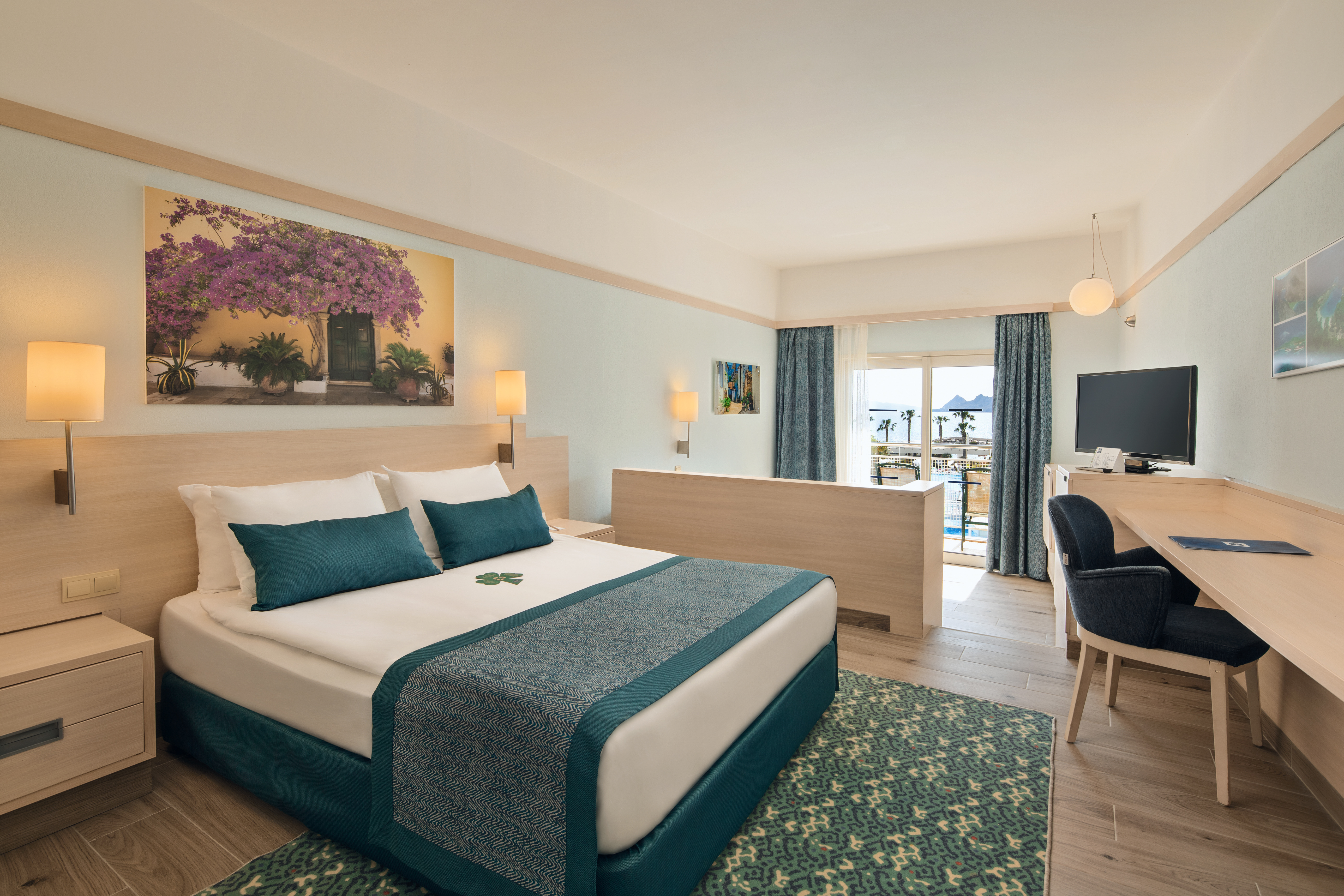 Coral Large Room 1