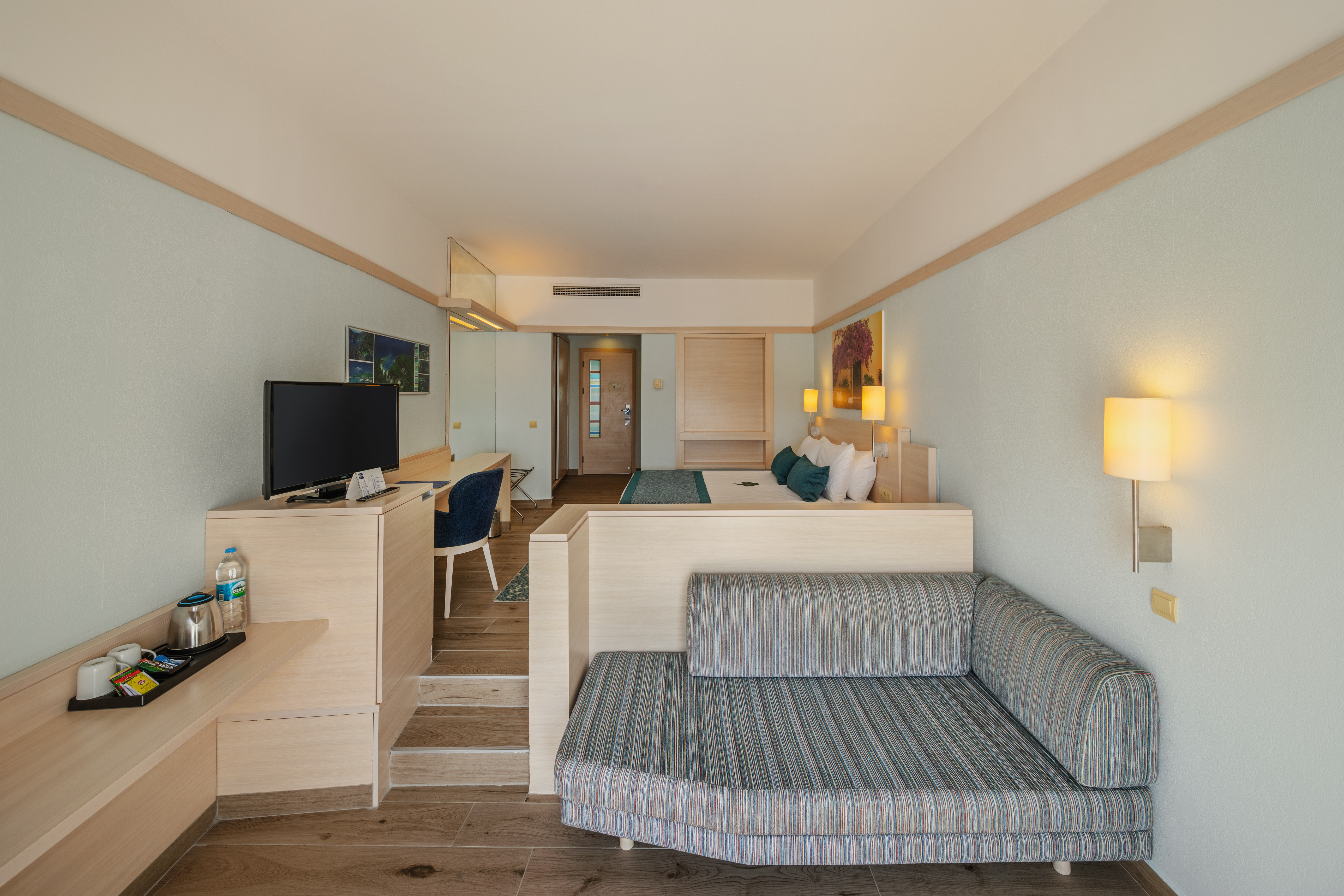 Coral Large Room 2