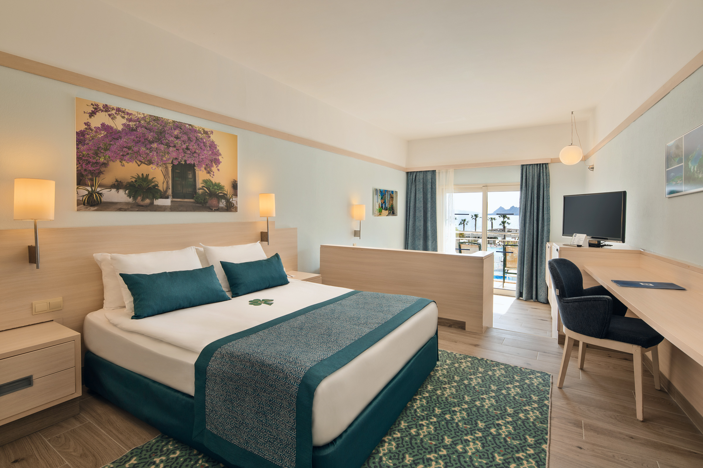 Coral Room 2+2 2