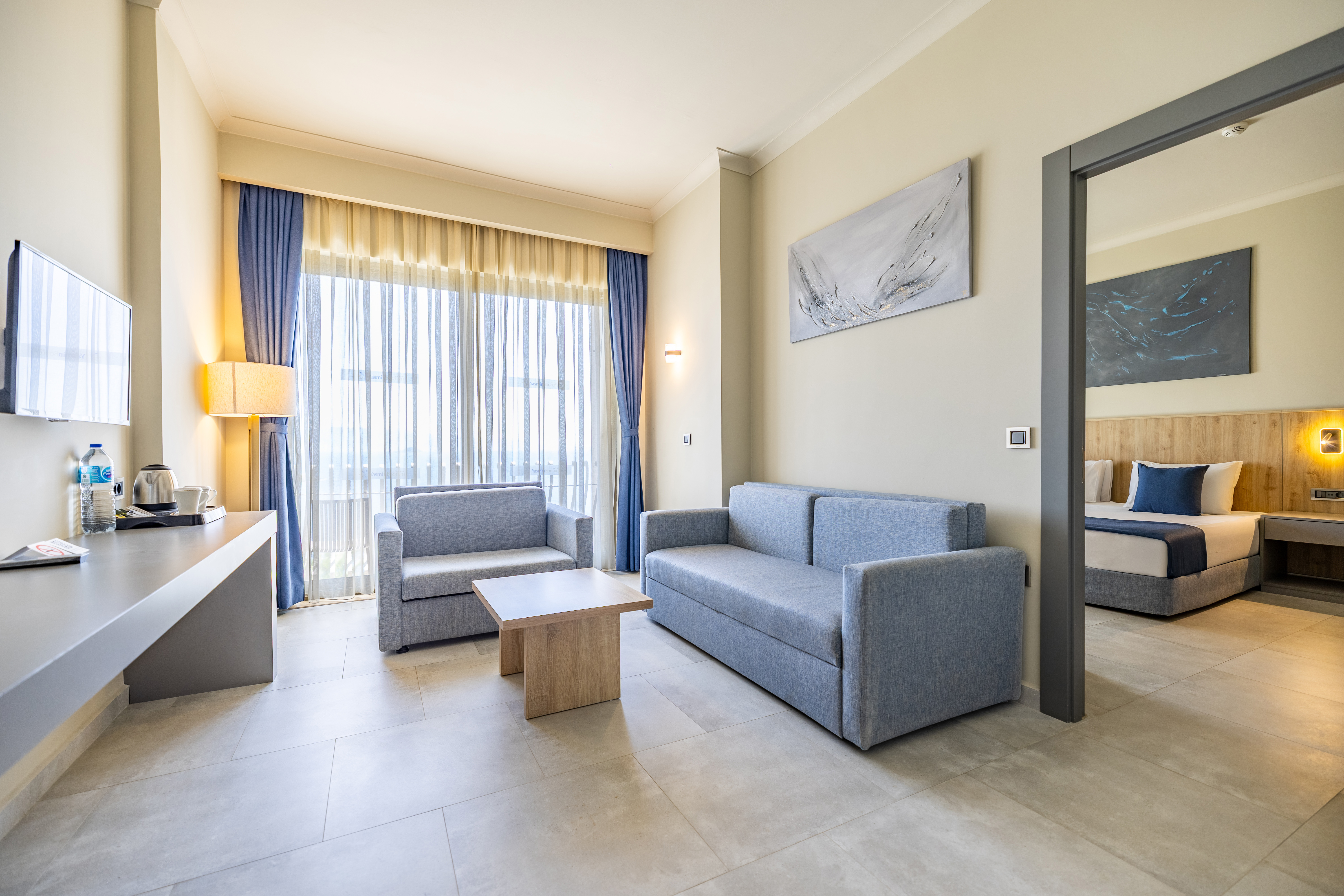 Main Building Superior Suit With Jakuzzi 4