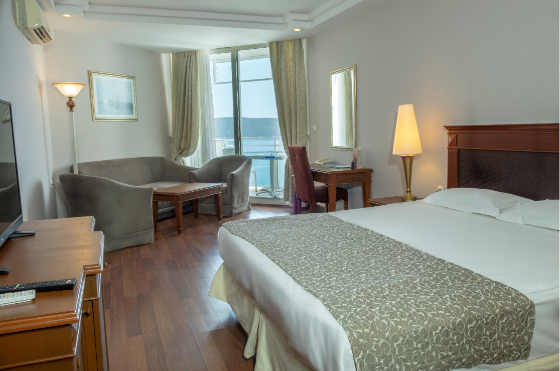 Hotel Grand Family Room 1
