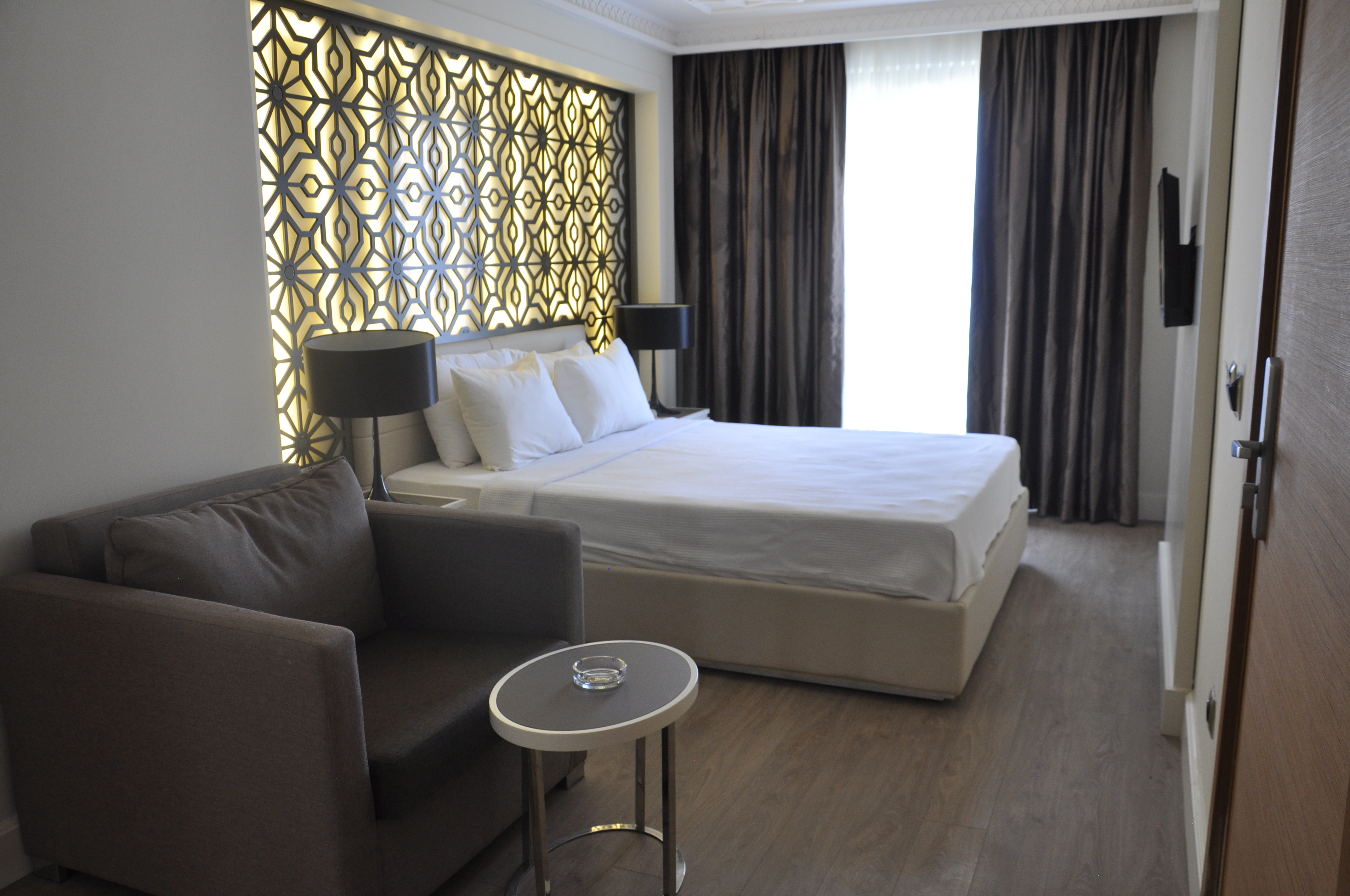 Village Poolside Room 2