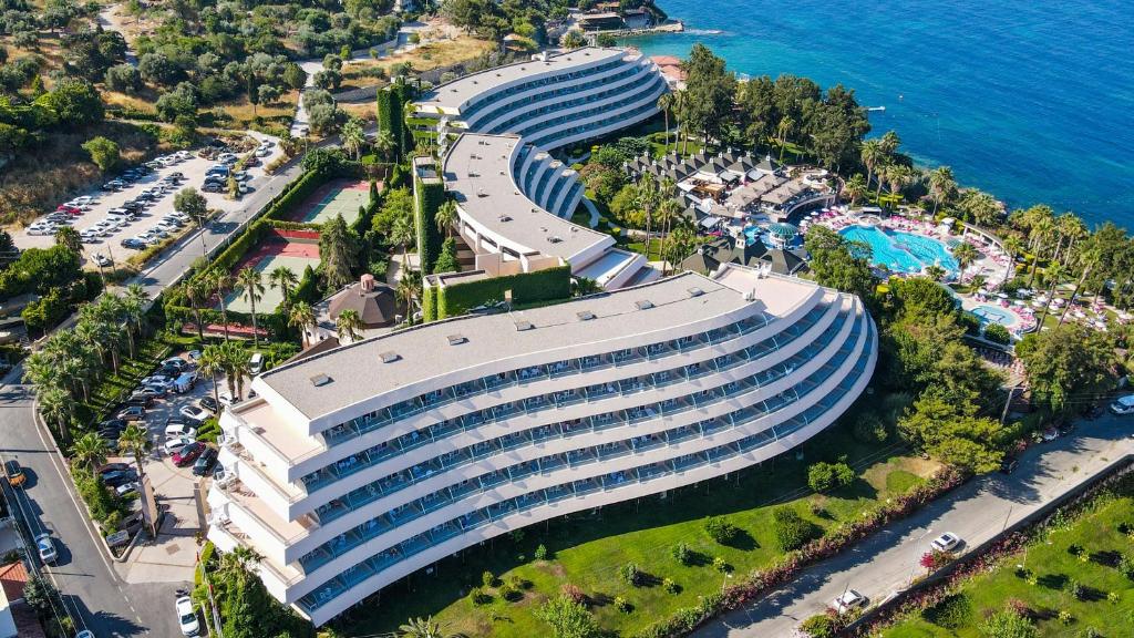 The Grand Blue Sky Hotel