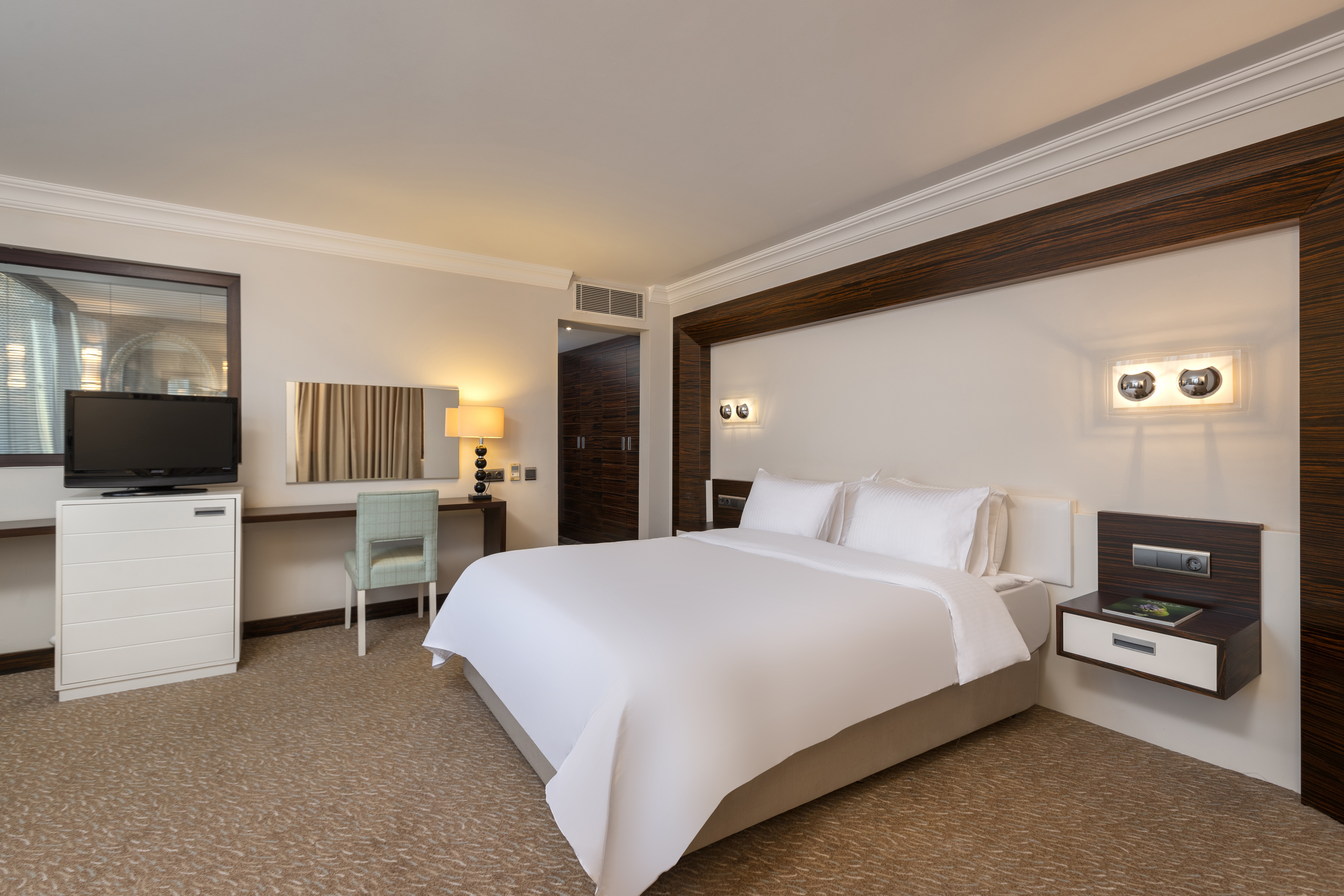 Jacuzzi Suite 3