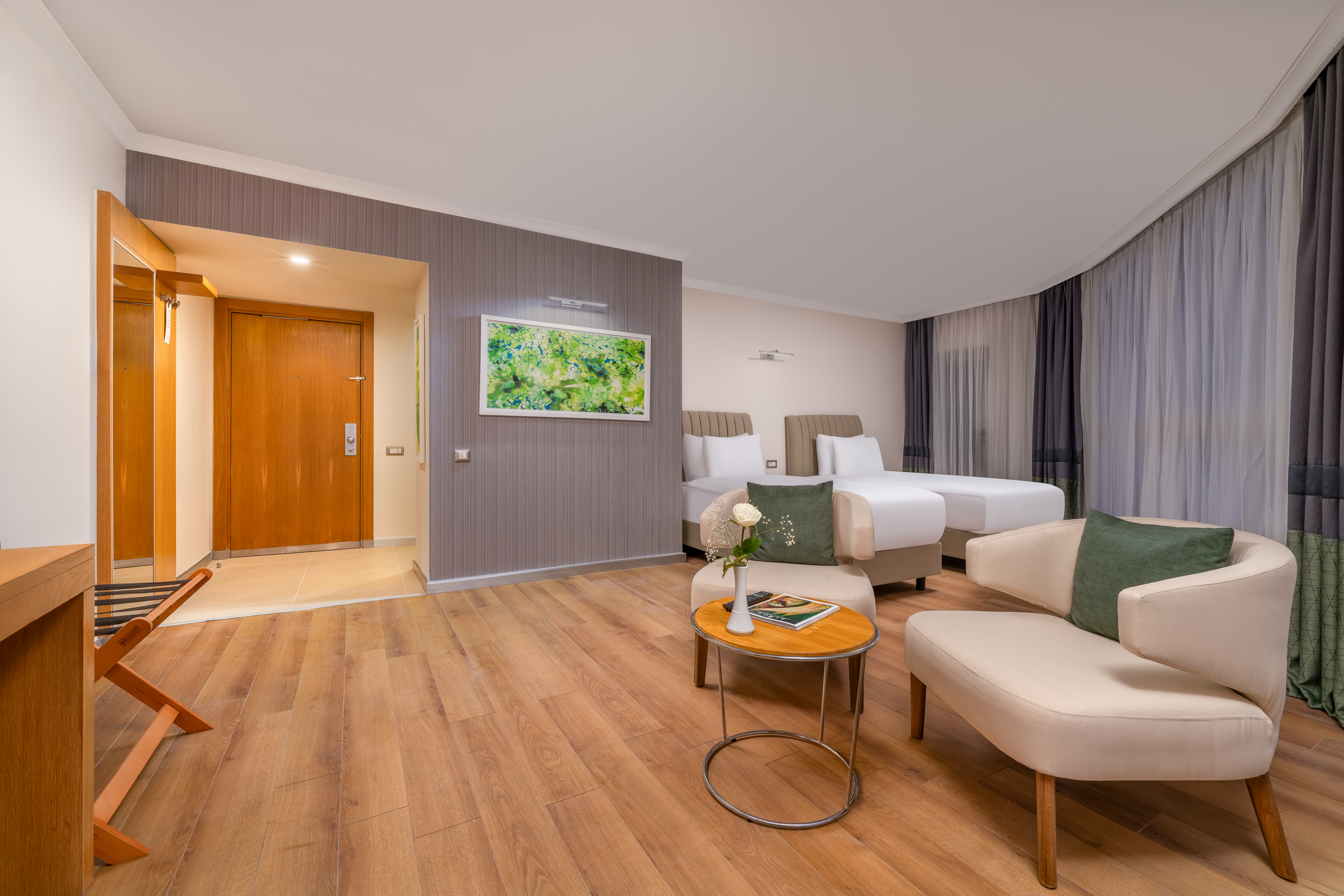 Family Terrace Suite with Jacuzzi 3