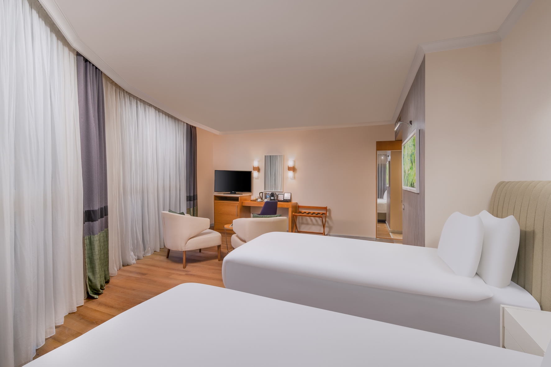 Family Terrace Suite with Jacuzzi 4