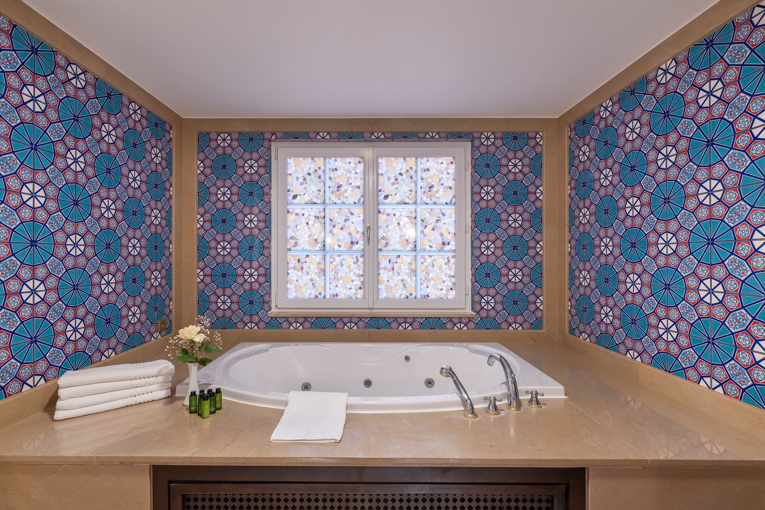 Orient Suite with Jacuzzi 3