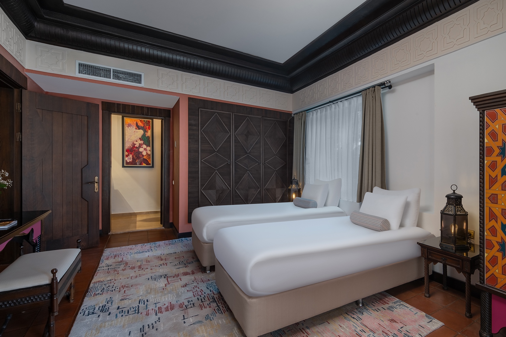 Orient Suite with Jacuzzi 4