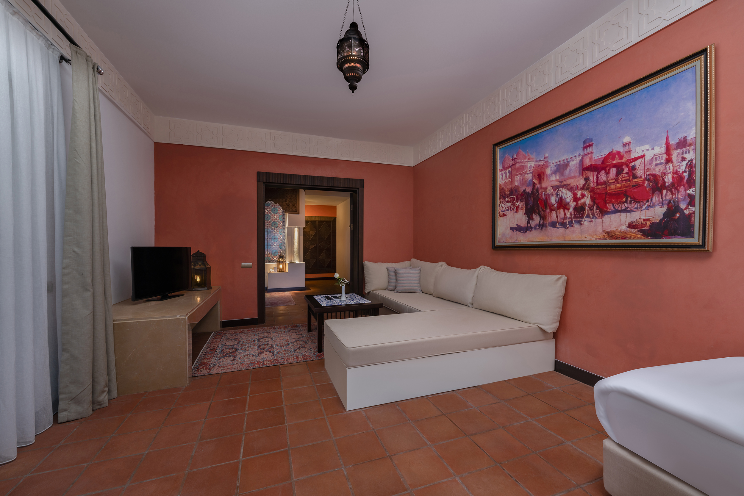 Sultan Suite with Jacuzzi 3
