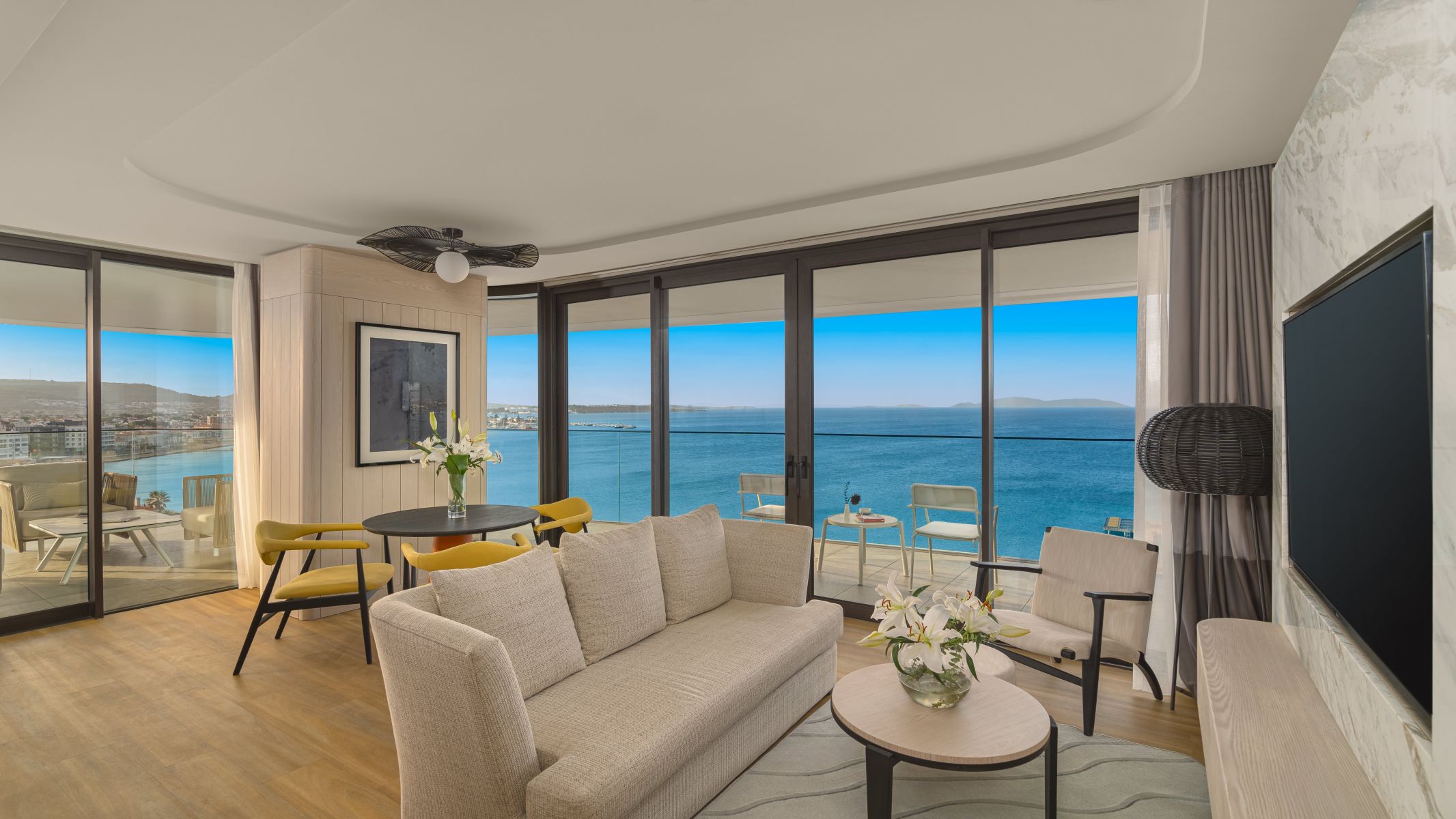 Corner Suite Sea View 1
