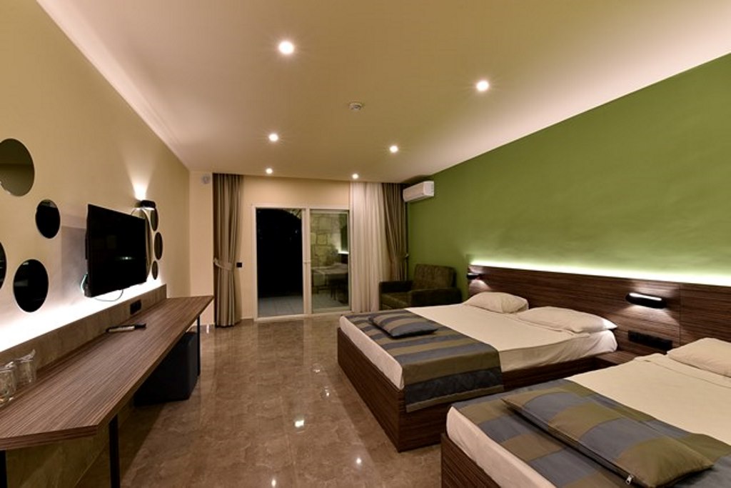 Large Room 1