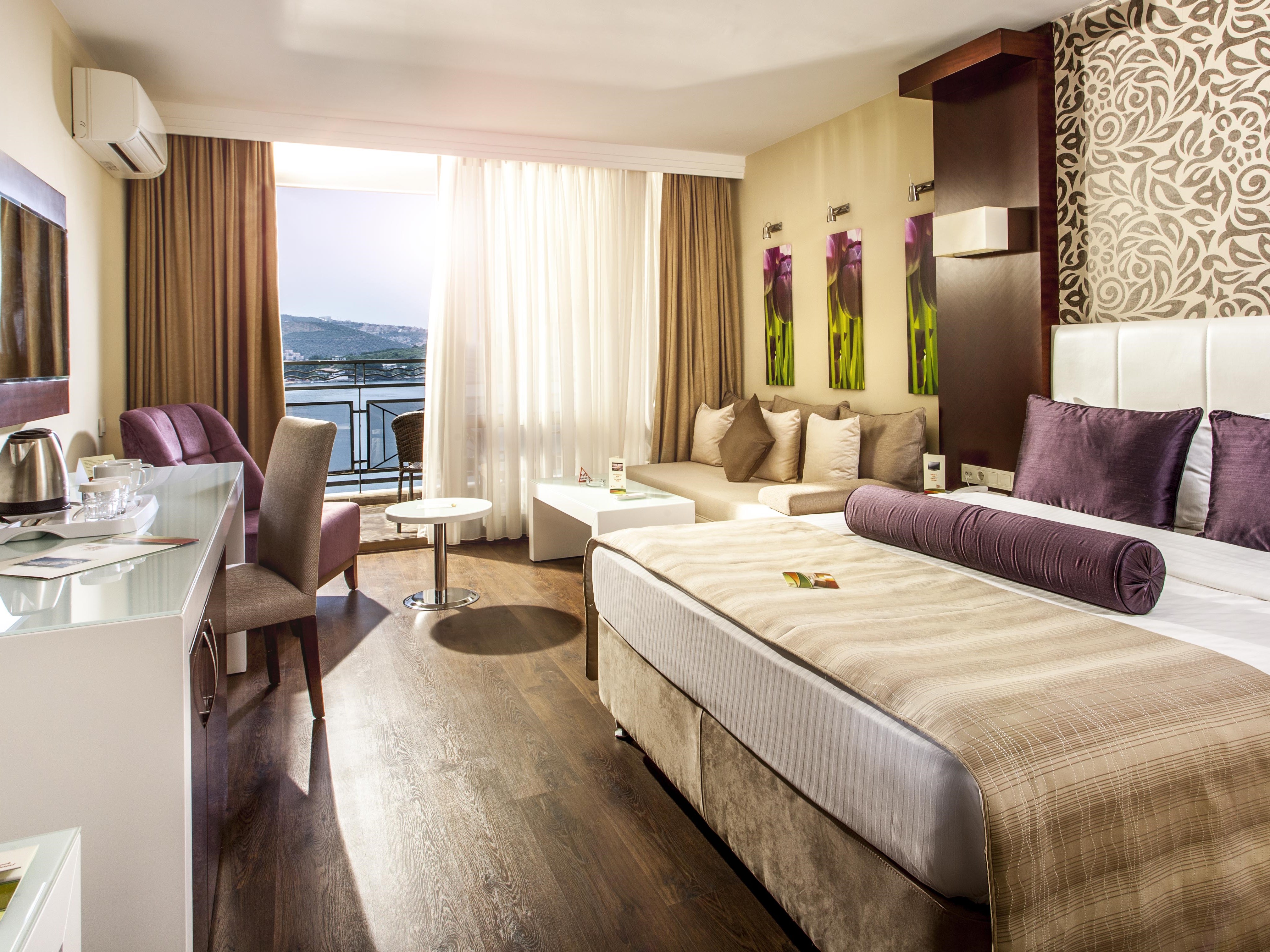 Deluxe Room Lake View 1