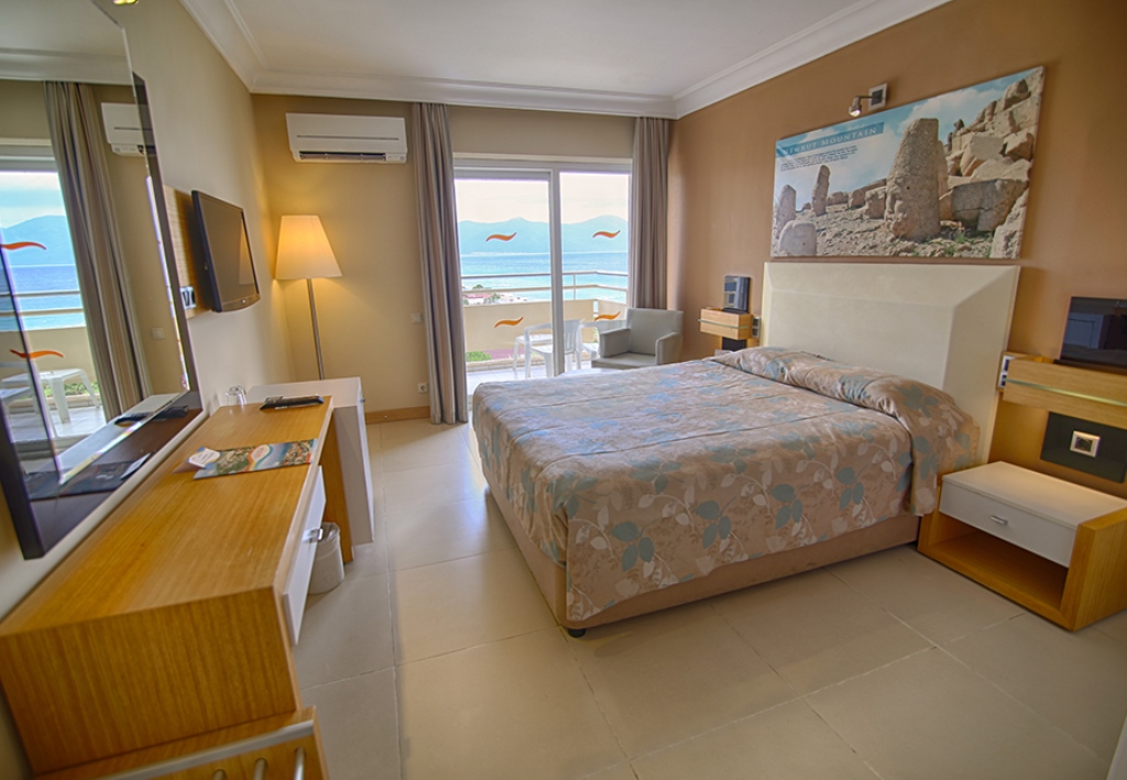 Standard Room Sideseaview Balcony Or Terrace 1