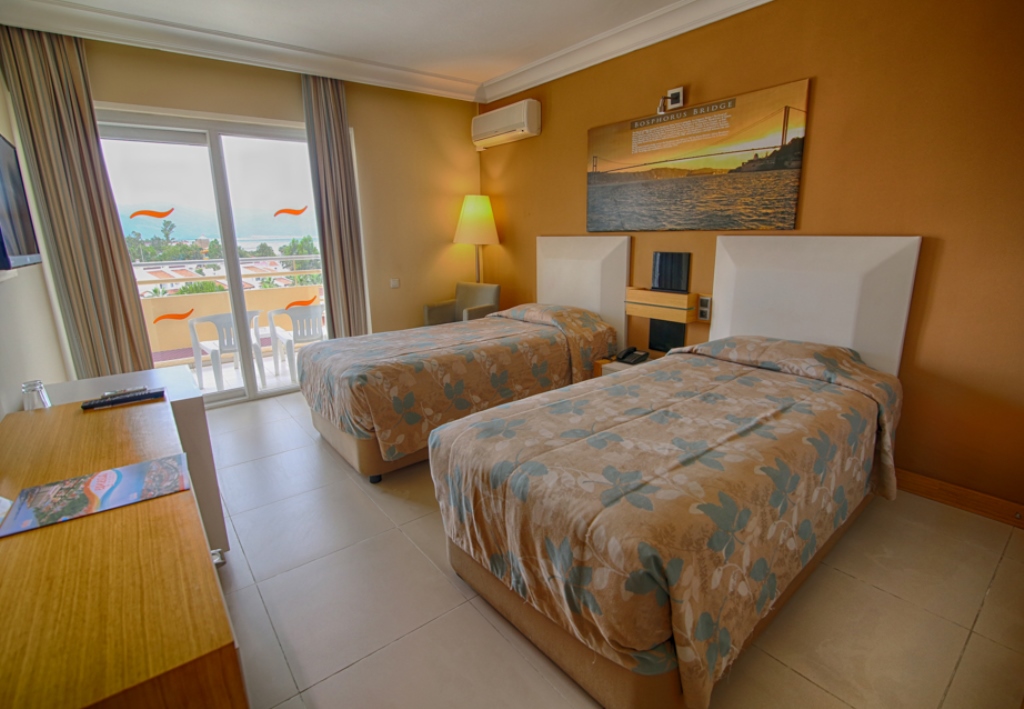 Standard Room Sideseaview Balcony Or Terrace 2