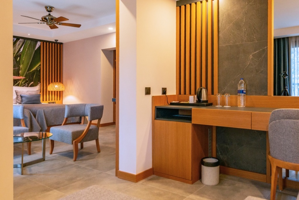 Superior Garden Room 3