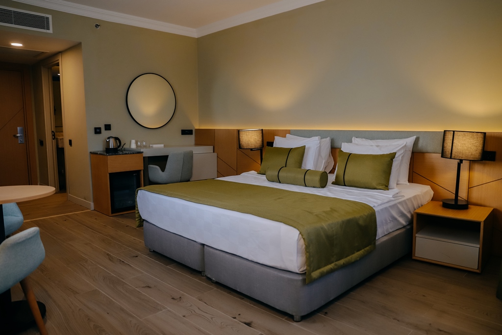 Standard Room Land View 1