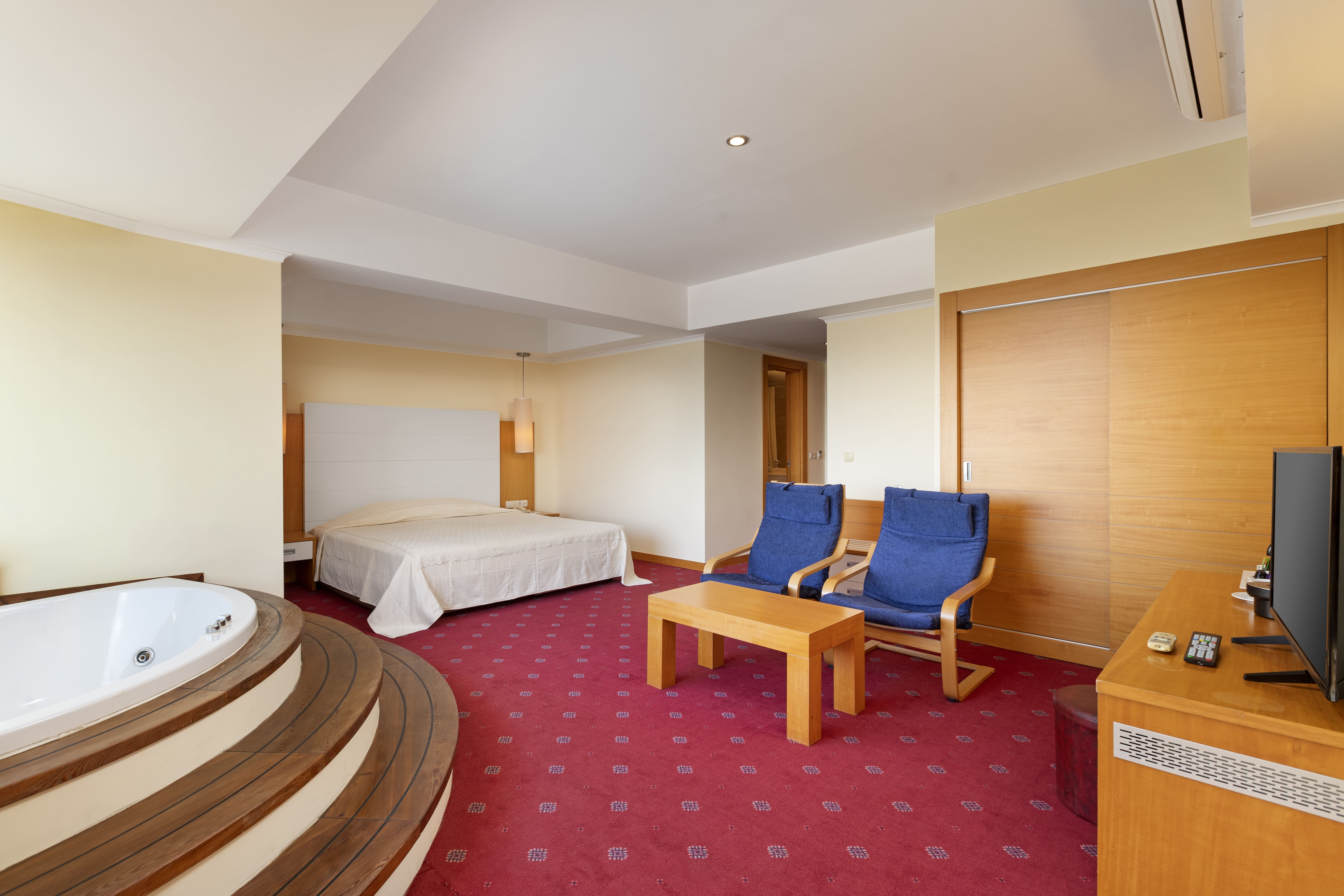 Deluxe Room 3