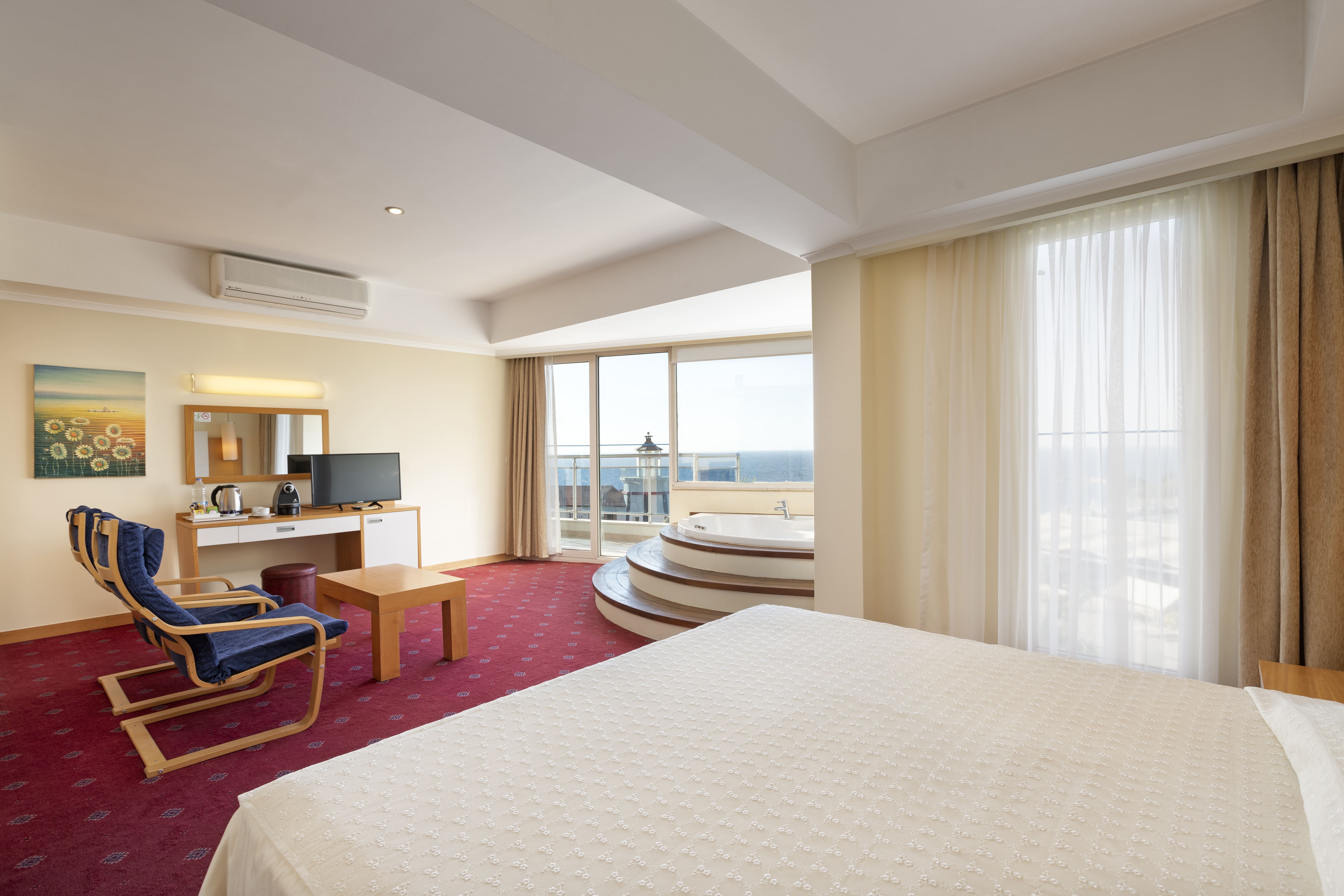 Deluxe Room 4