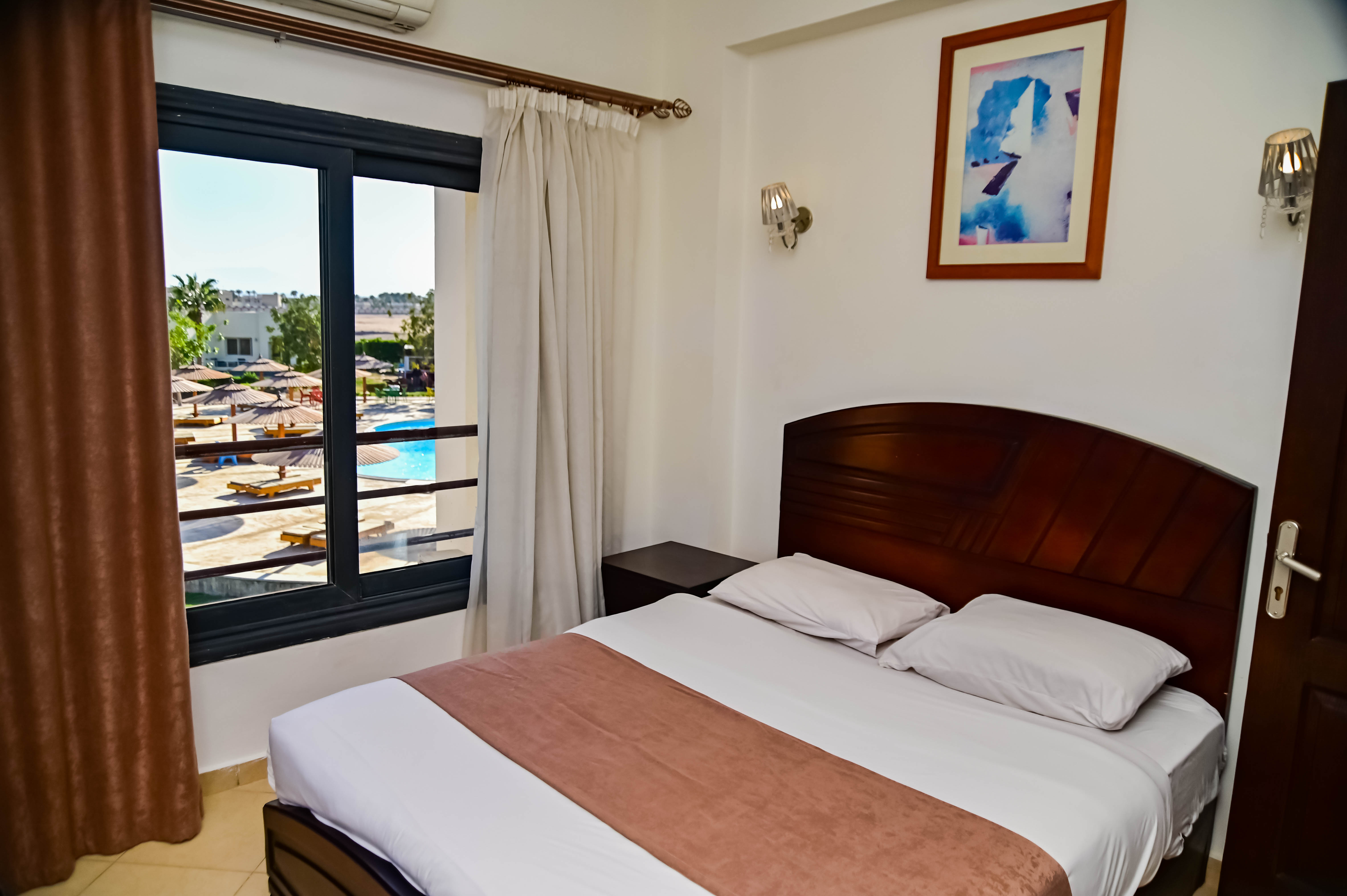 Family Suite Pool View Or Side Sea View 4