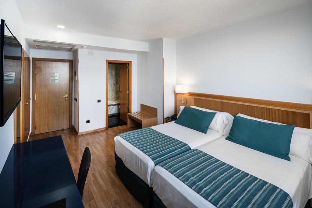 Double room with balcony 2