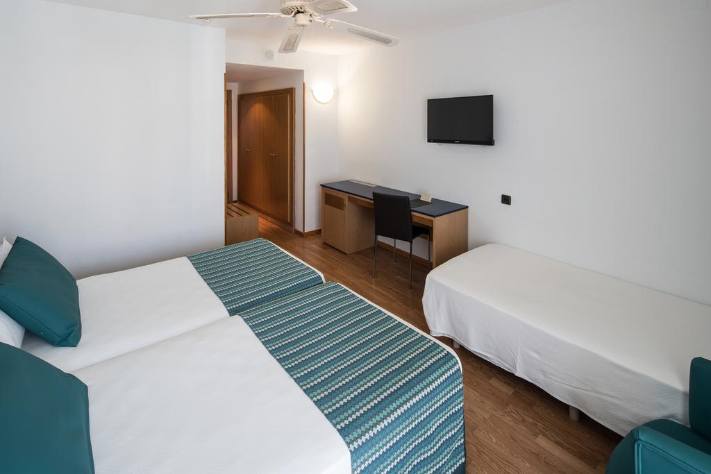 Triple room 2
