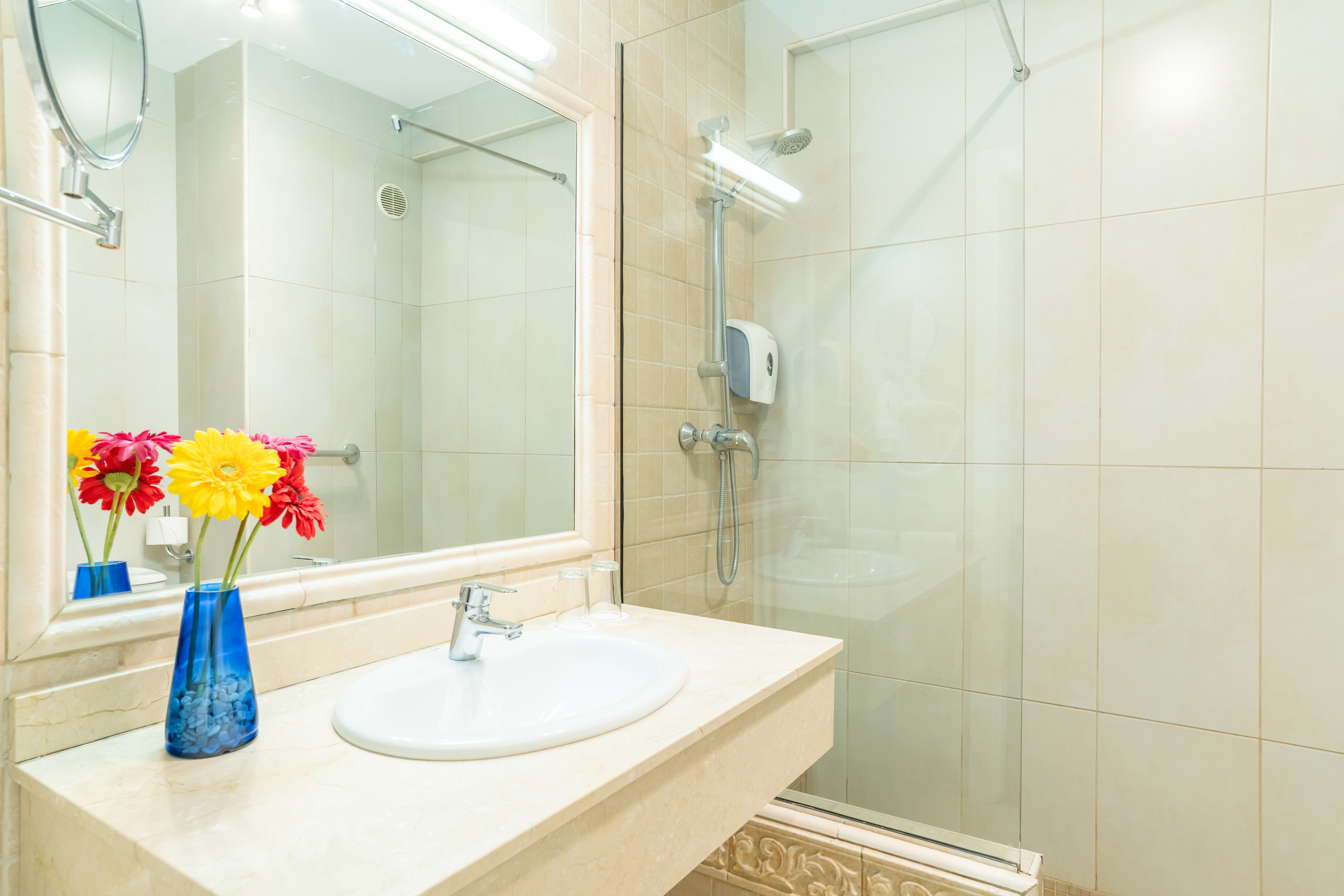 1 Bedroom Superior Apartment With Side Sea View And Balcony 1