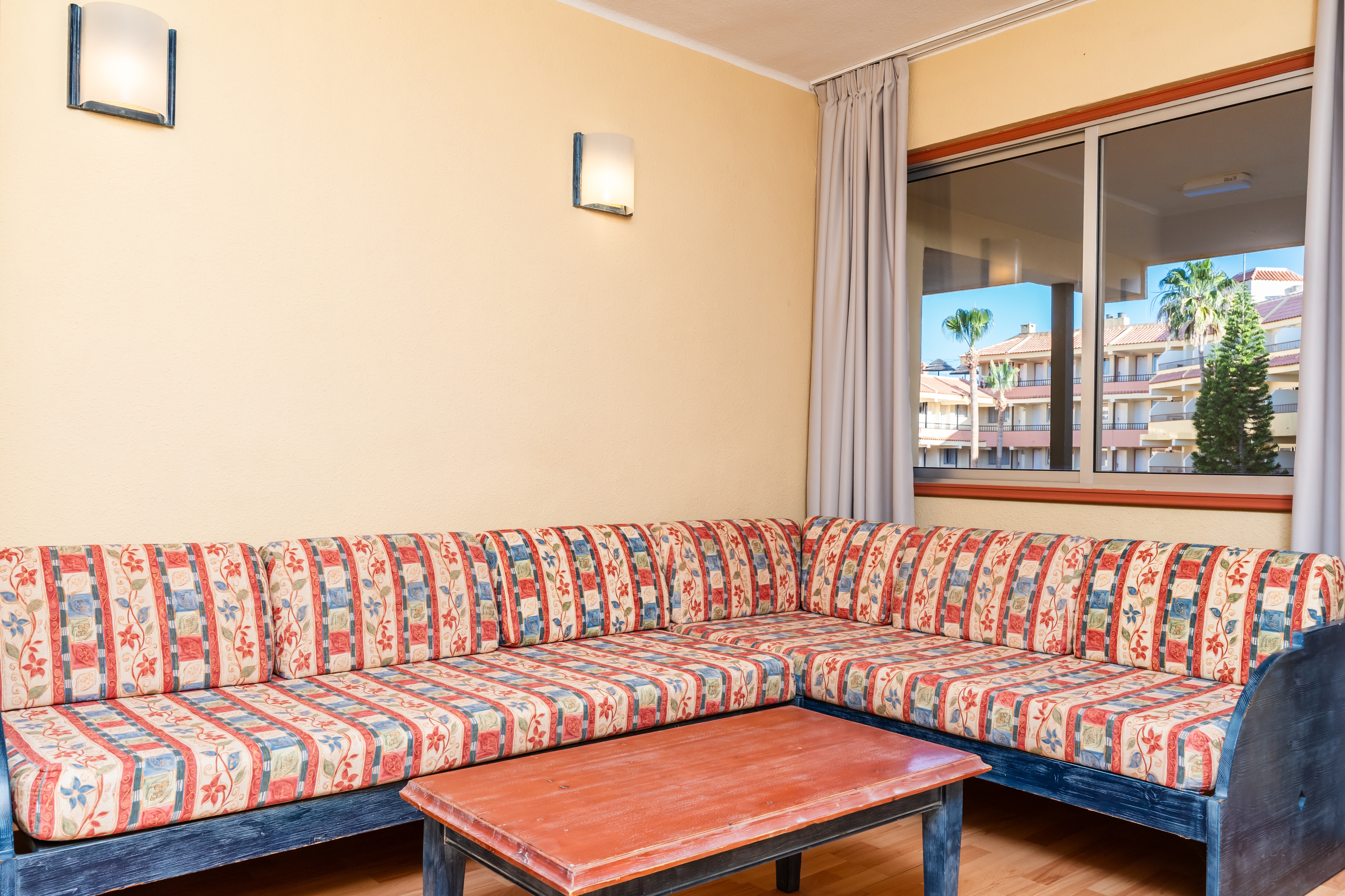 1 Bedroom Superior Apartment With Side Sea View And Balcony 3