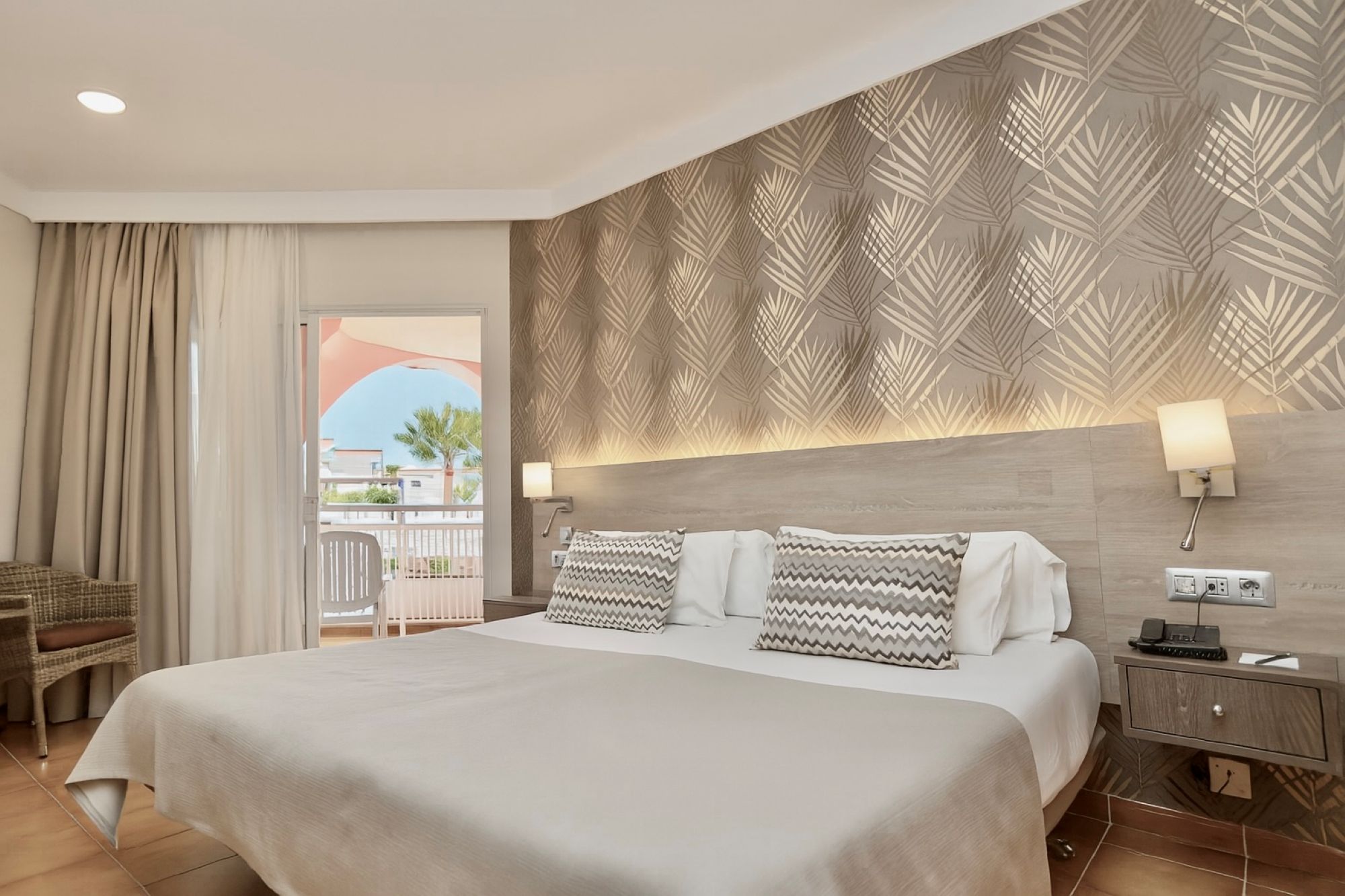 Double Standard Room Pool View Single Use With Balcony Or Terrace 4