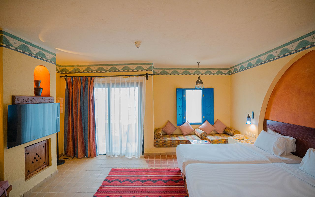 Family Room Back или Garden View (2 Inter-Connected Rooms) 3