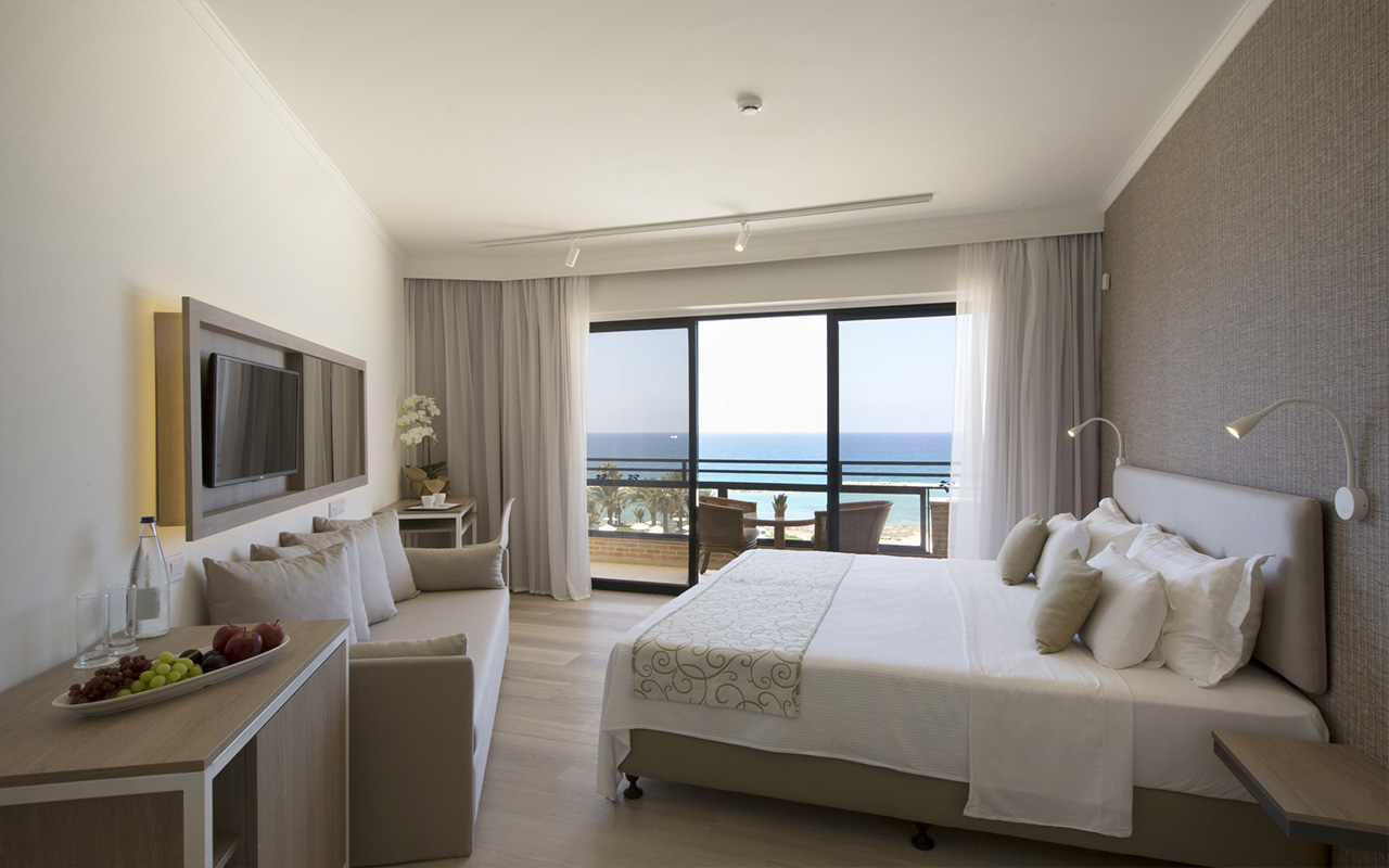 Superior Twin Room Sea View 1