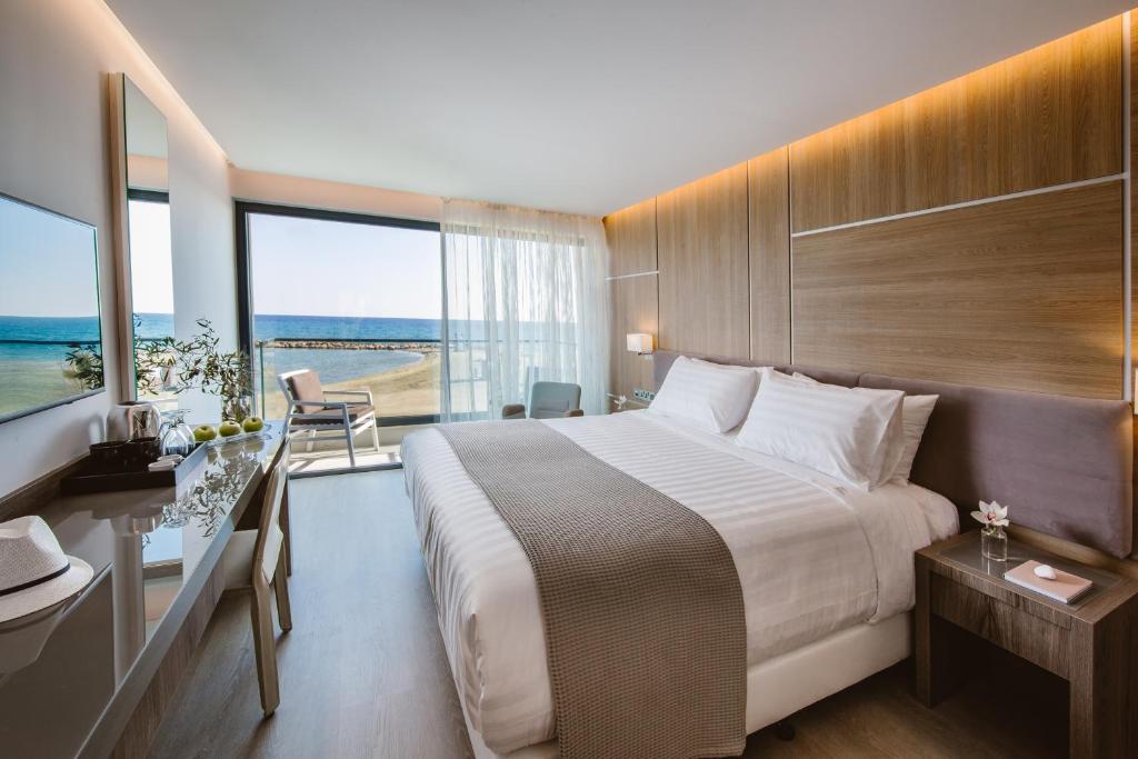 Standard Twin Room Sea and Garden View 1