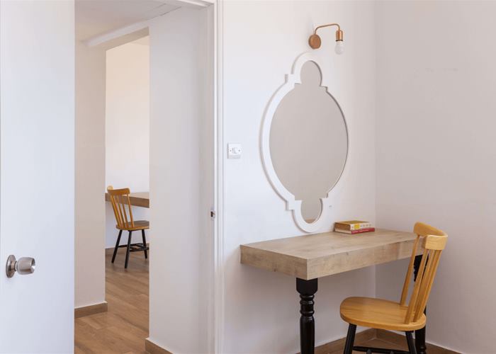 One Bedroom Apartment Inland View 3