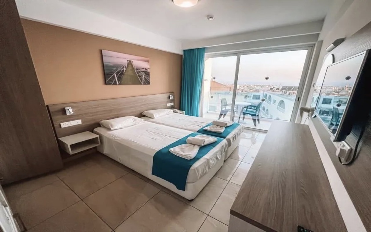 Twin Room 1