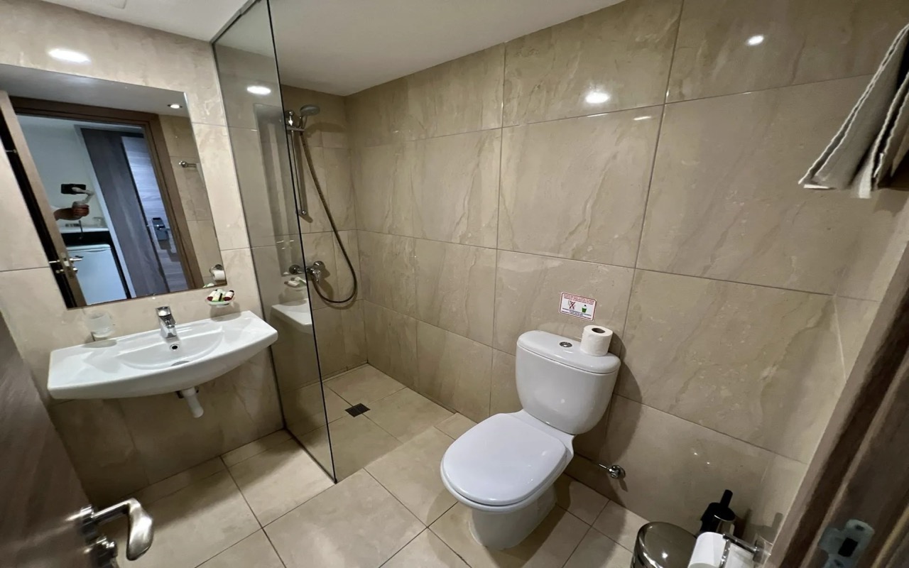 Twin Room 4