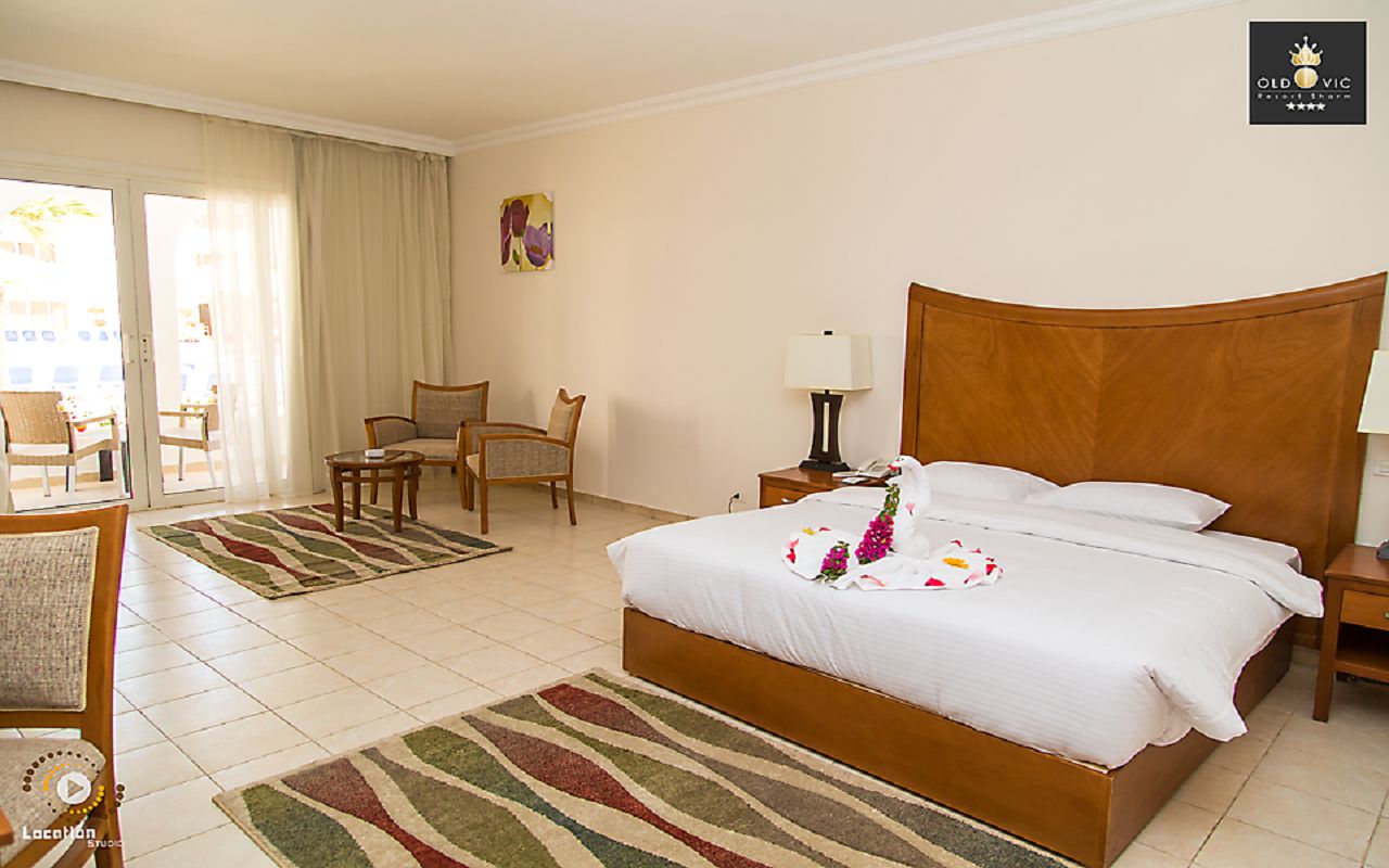 Club Room 1