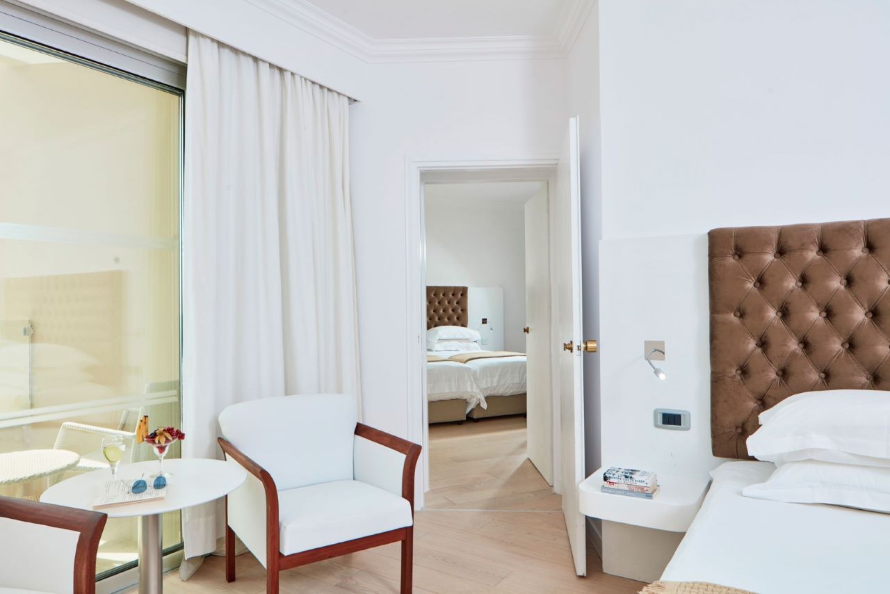 Family Room Sea View 2