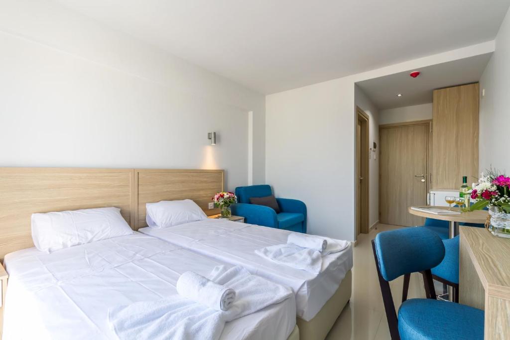 Standard Room Inland View 2