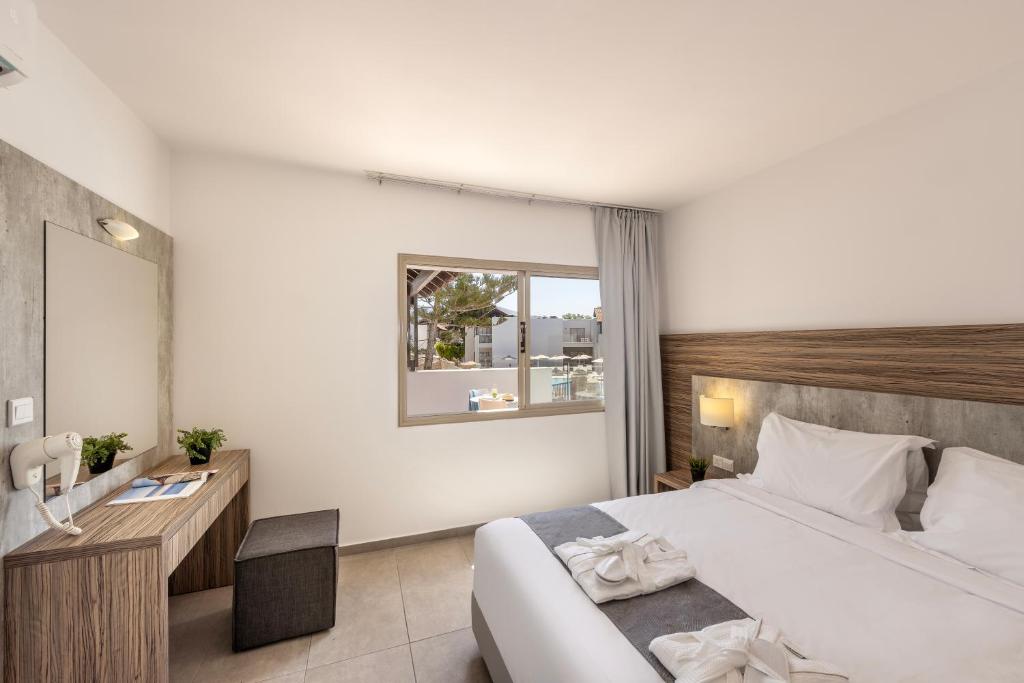 One Bedroom Apartment Sea View 3