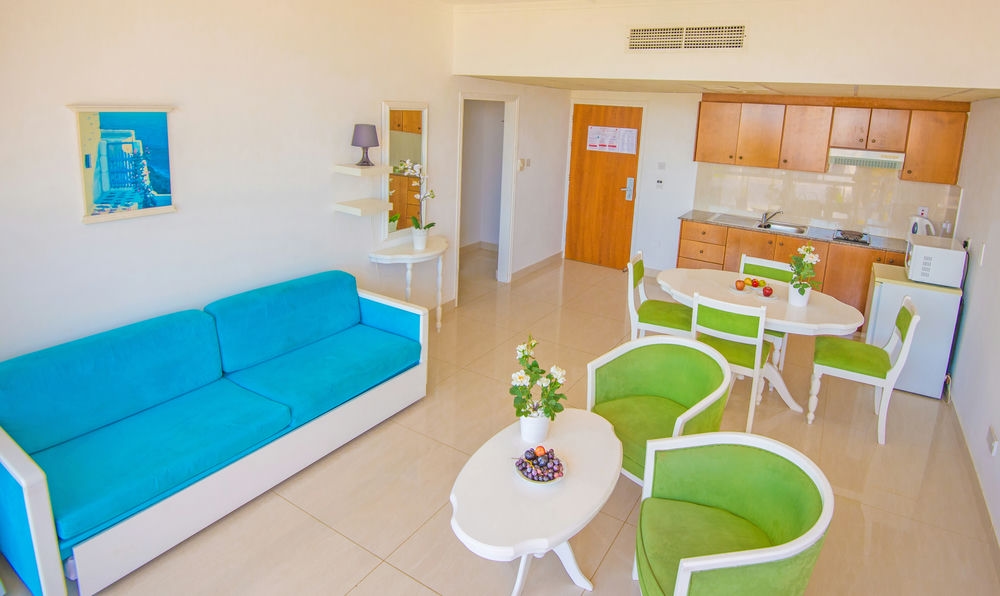 One Bedroom Apartment Side Sea View 1