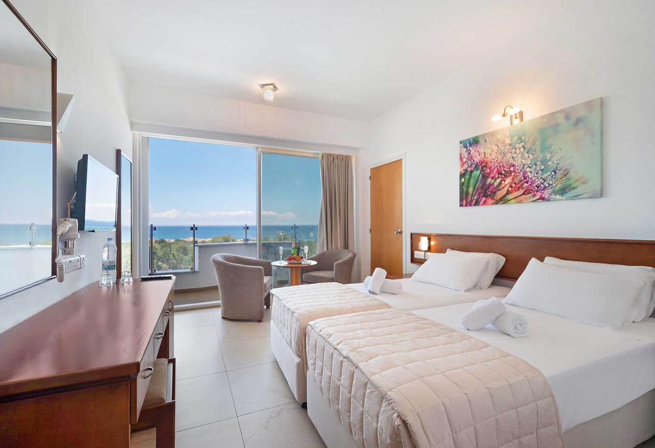 Twin Room Sea View 1