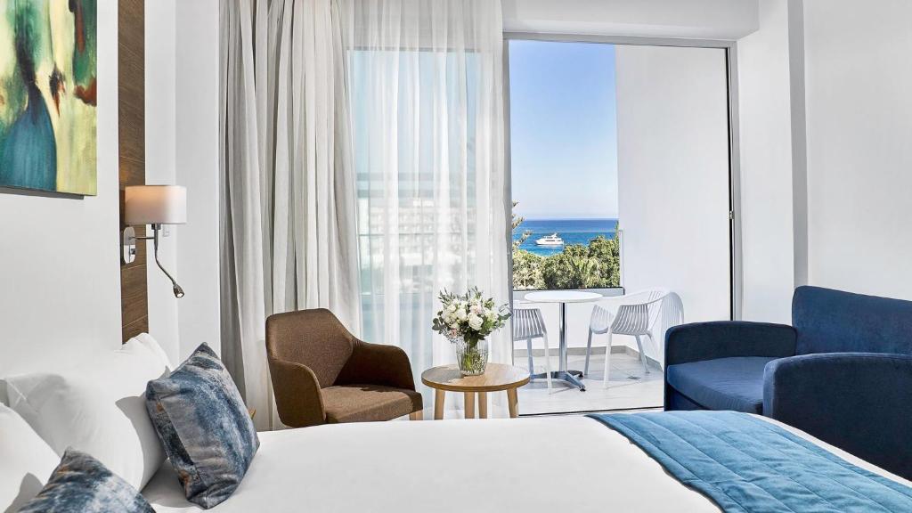 Double Room Sea View 2