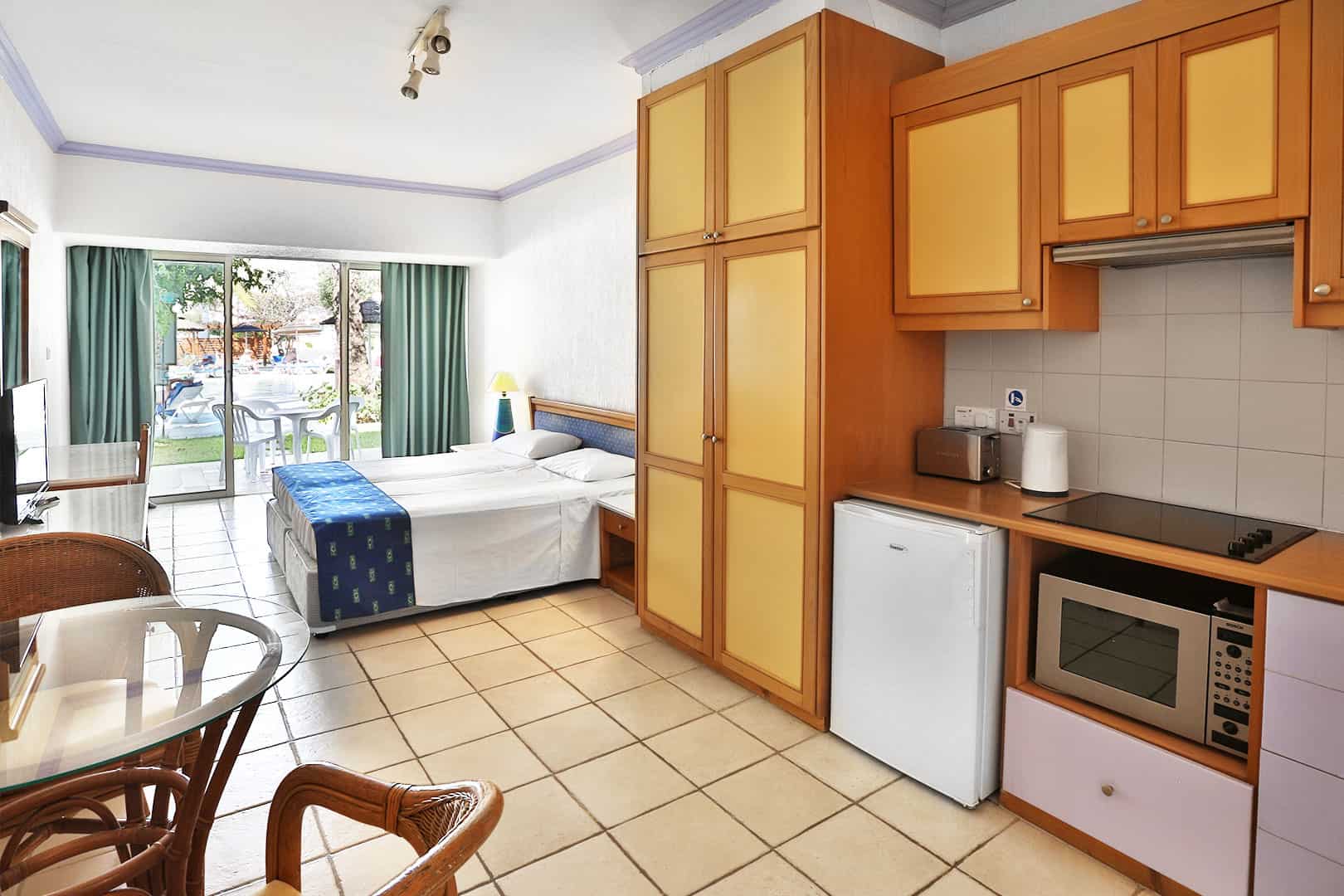 Studio Apartment Inland View 1