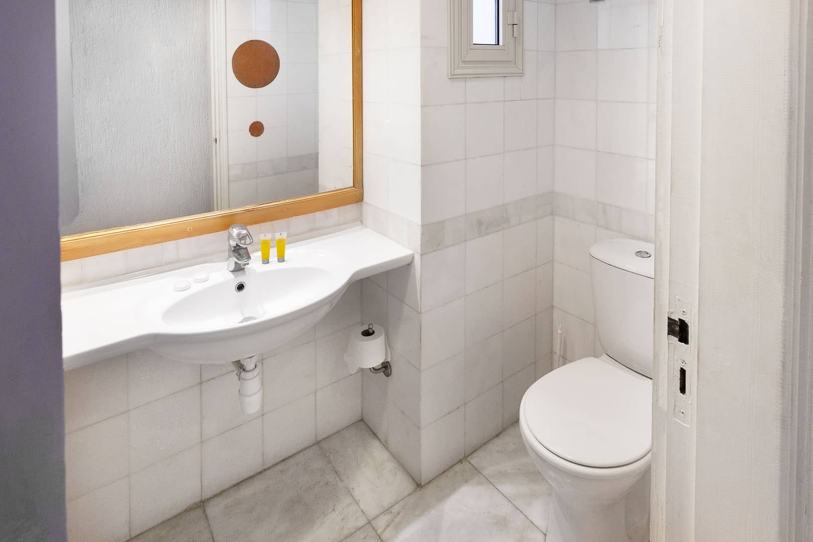 Studio Apartment Inland View 3