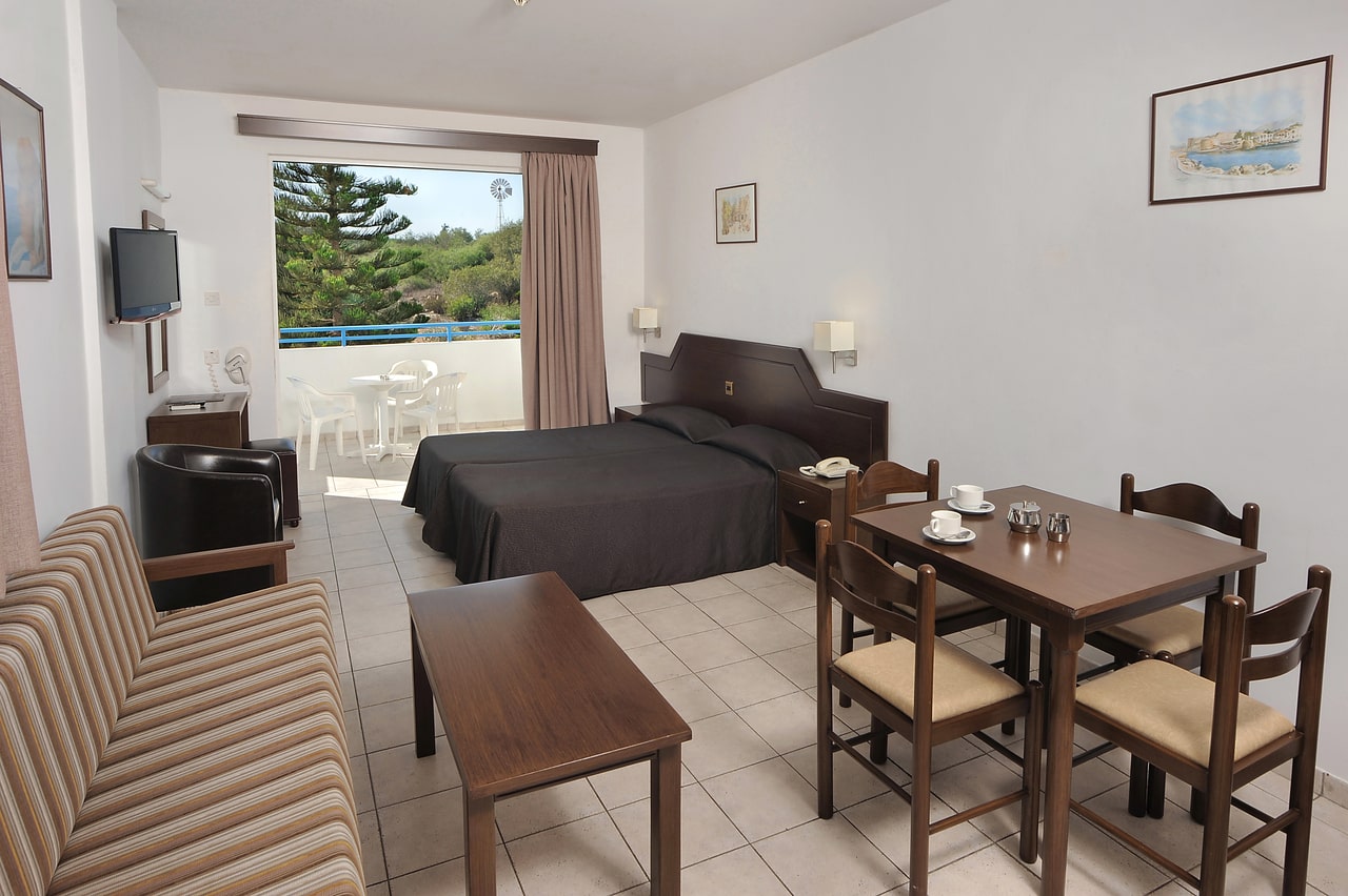 Studio Apartment Inland View 3