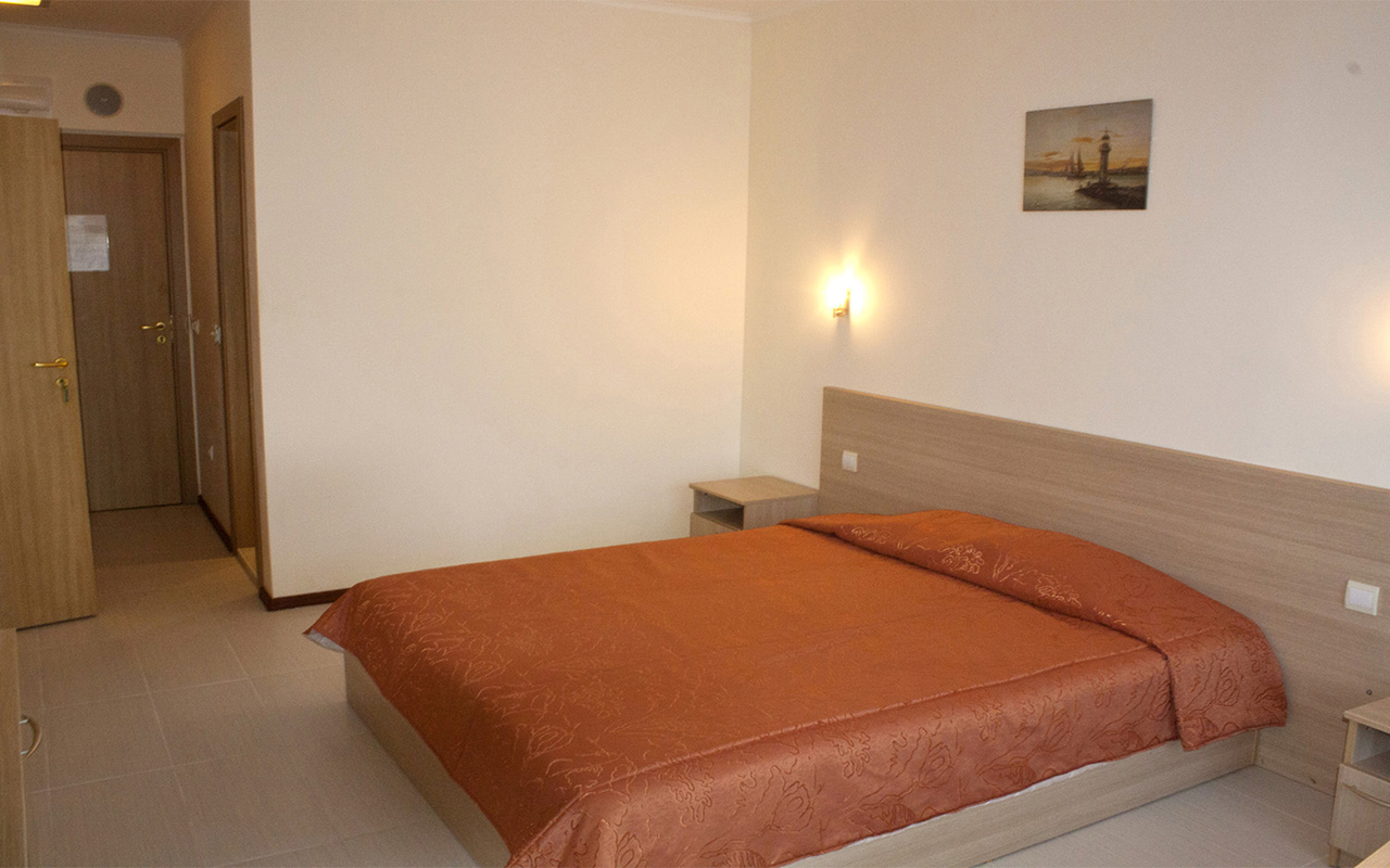 FM Family Room 3