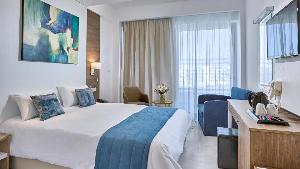 Double Room Side Sea View 2