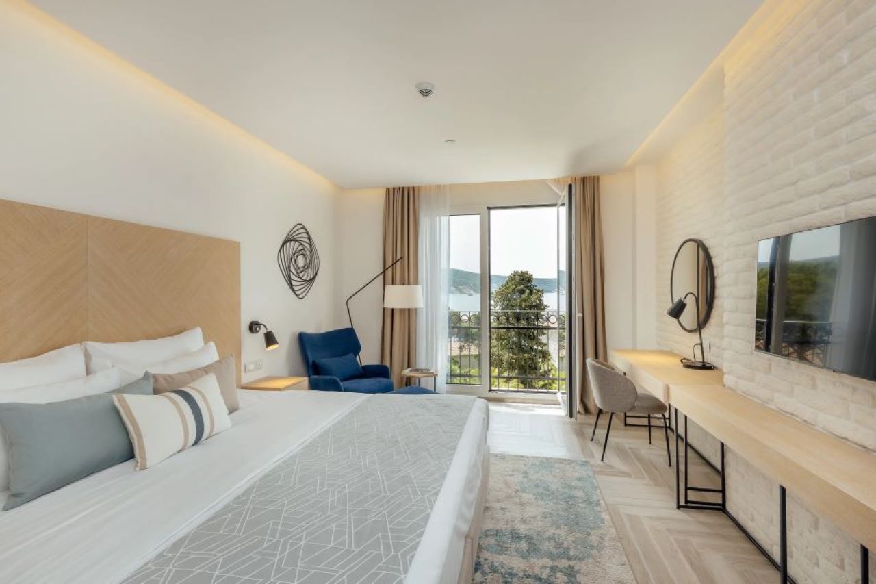 Superior Sea View With Balcony 1