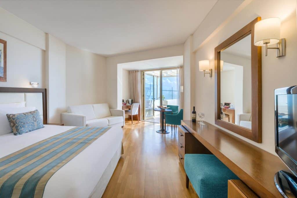 Mini Suite Private Jacuzzi Side Sea View 1
